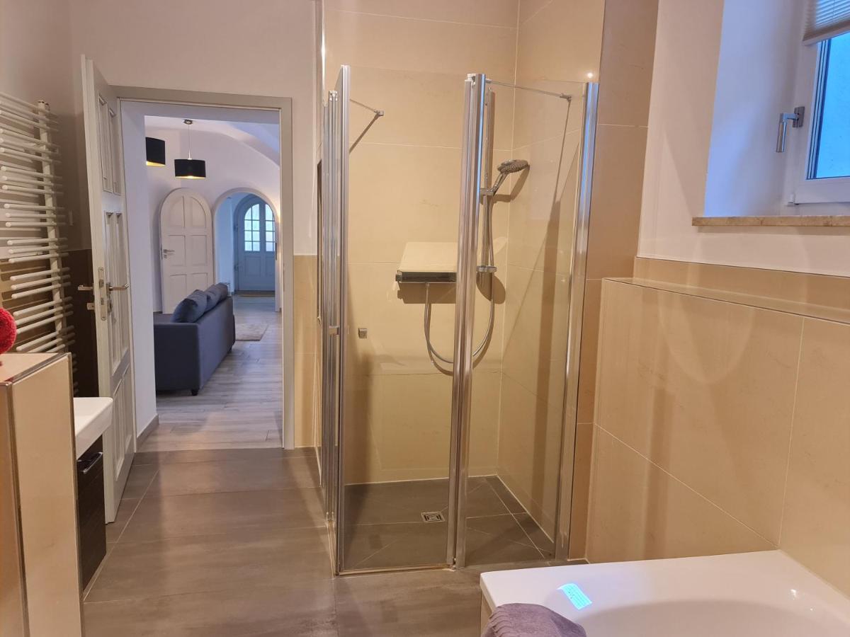 Appartements In Schoner Burganlage Jena Bagian luar foto