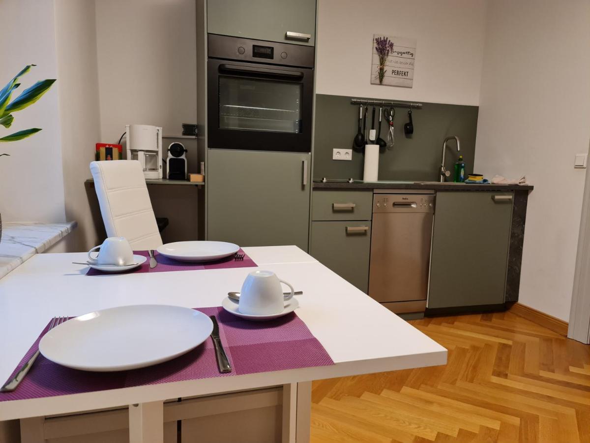 Appartements In Schoner Burganlage Jena Bagian luar foto